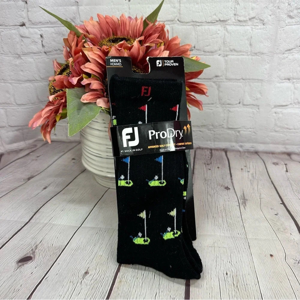 FJ footjoy pro dry golf socks mens crew black with golf flags